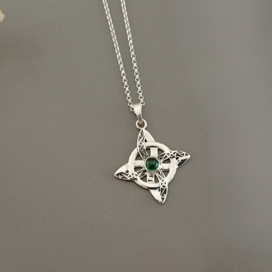 Colgante Nudo de Bruja Plata Esmeralda